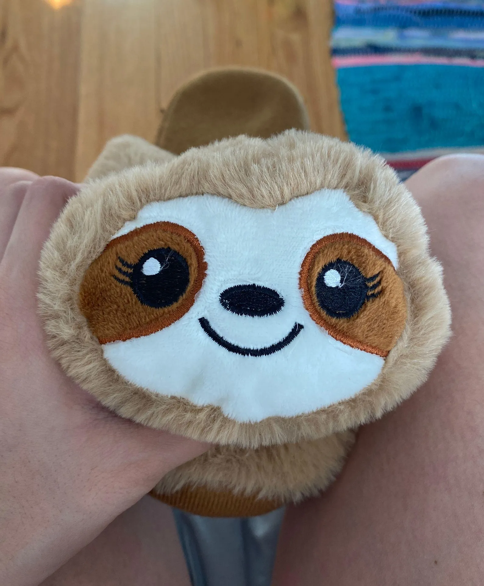 sloth slippers Brown Size 8 - Image 4