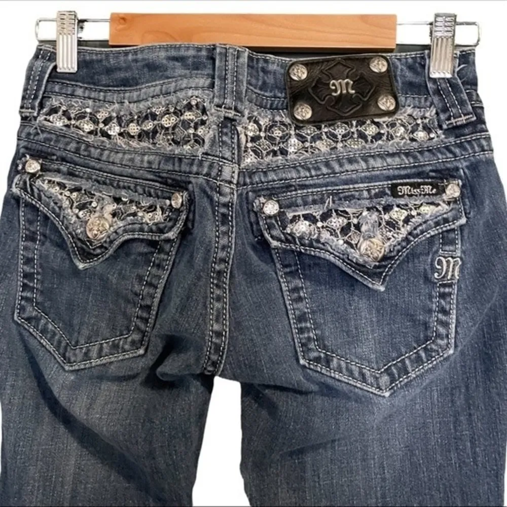 Miss Me Jeans Skinny Embroidered Rhinestone Bling Medium Wash Size 27 JP6211S - Image 4