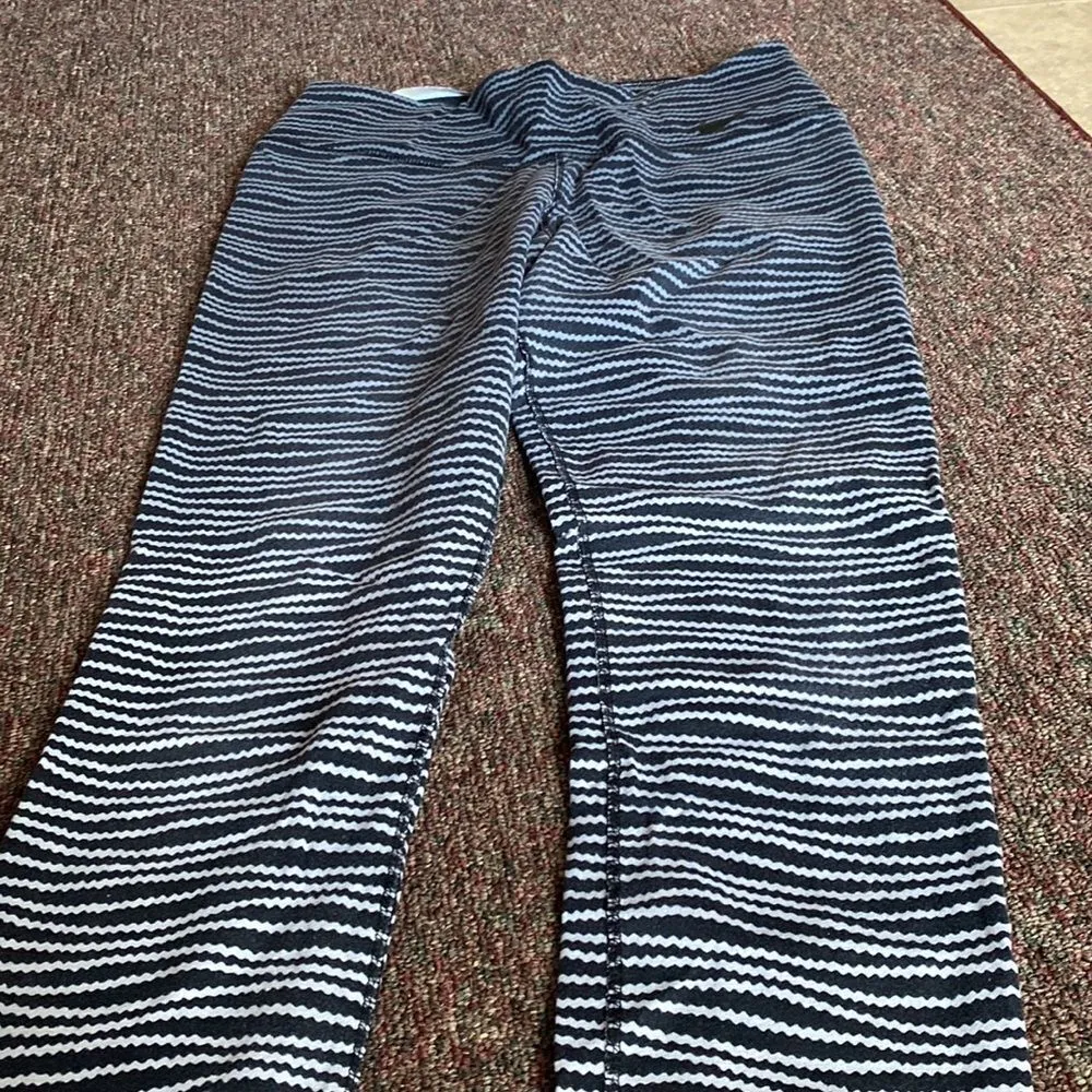 Nike dri fit leggings M - Image 4
