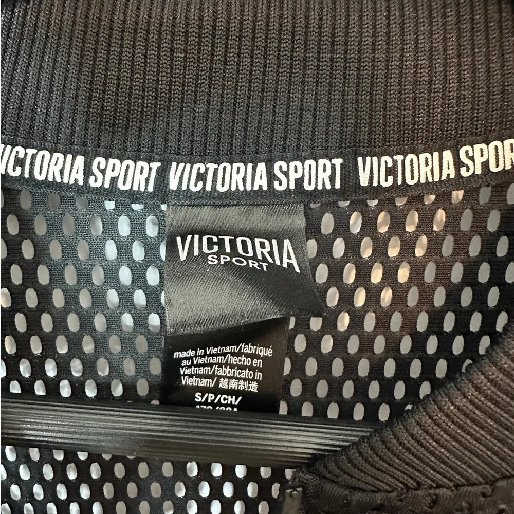 Victoria’s Secret Sport Y2K Black Mesh Bomber Jacket Size Small
Workout Baddie - Image 8
