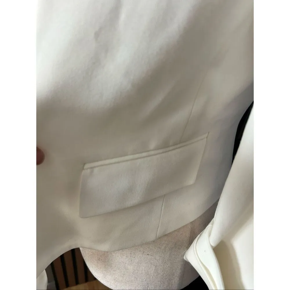 BCBG white stylish blazer short size xxs with silk like accent at the collar White - Image 4