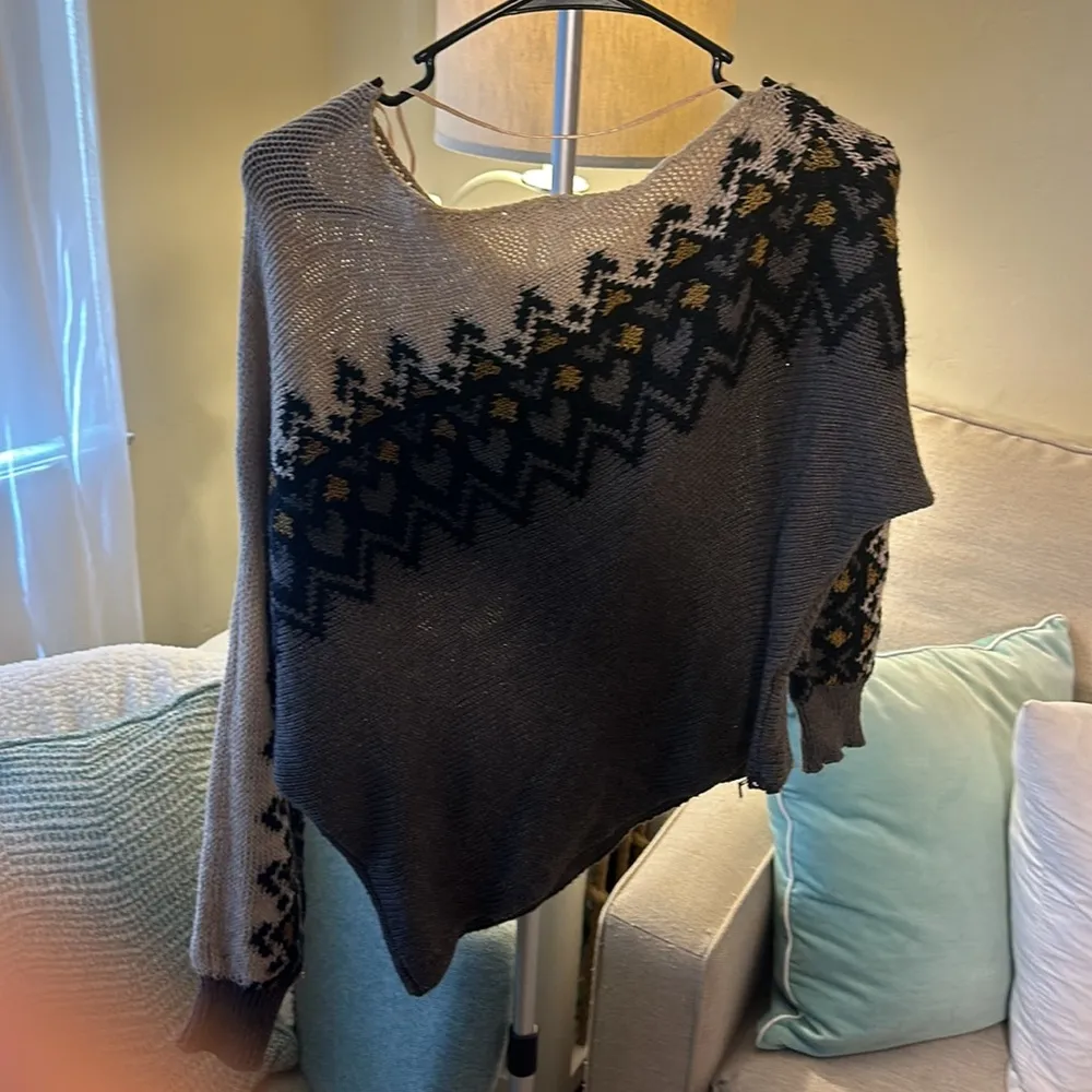 Free People Asymmetrical/off the shoulder sweater - Image 4