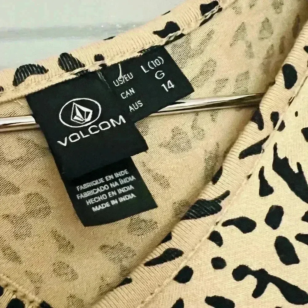 Volcom Women's High Wired Trapeze Style Animal Print Knit Dress size Large NWT - Image 6