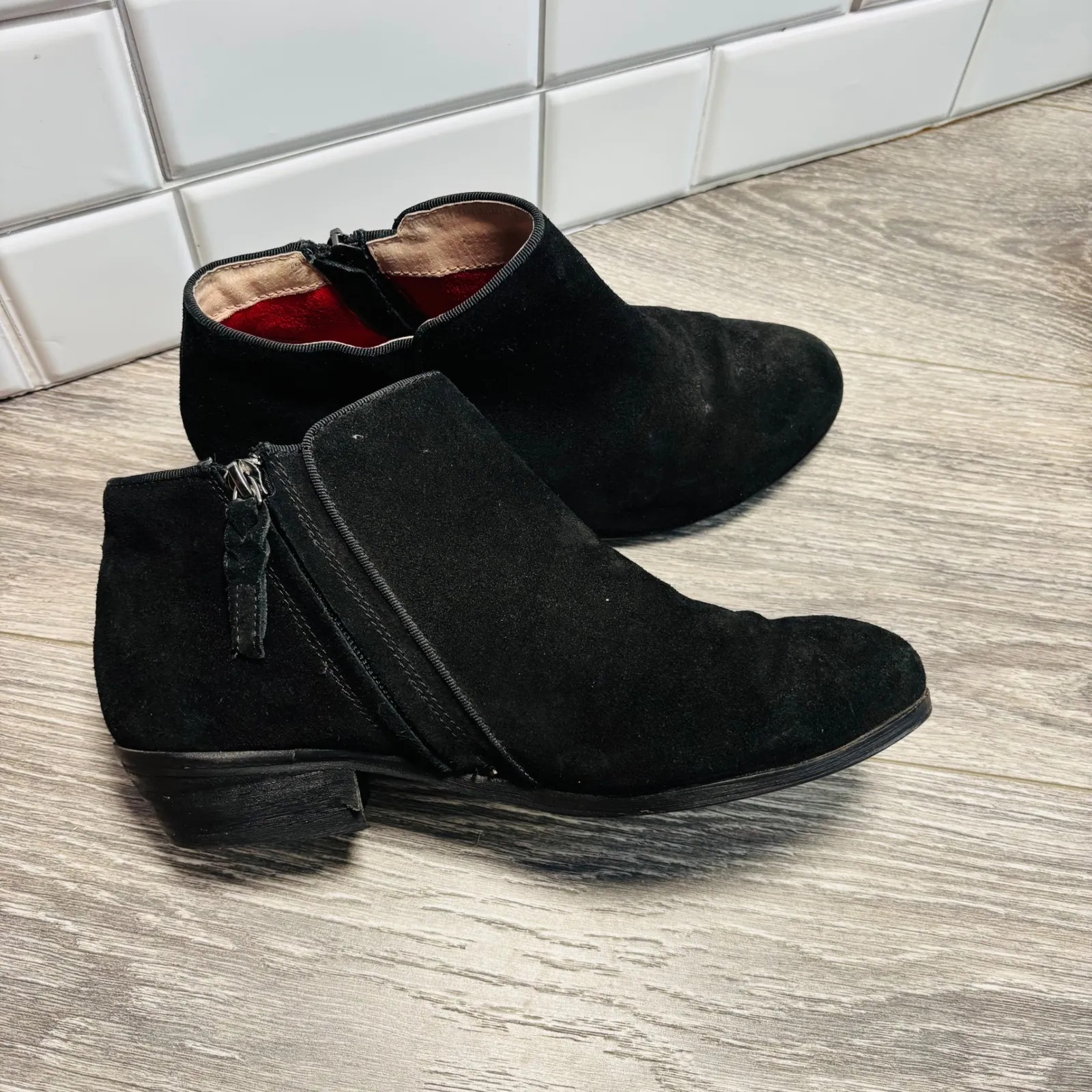 Softwalk Rocklin Black Suede Side Zip Ankle Boots Women's Size 7W - Image 6