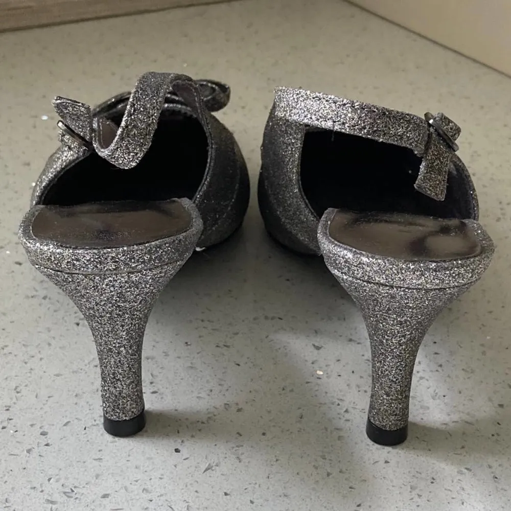 NWOT Karen Scott Georgette Glitter Slingback Pumps in Metallic Grey 6 US - Image 8
