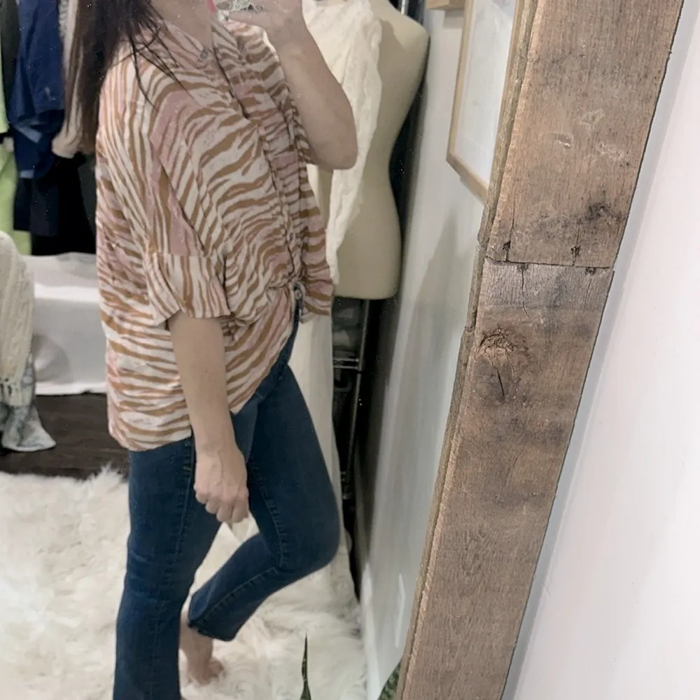 Entro pink Zebra Print Button-Up Blouse size small oversized - Image 4
