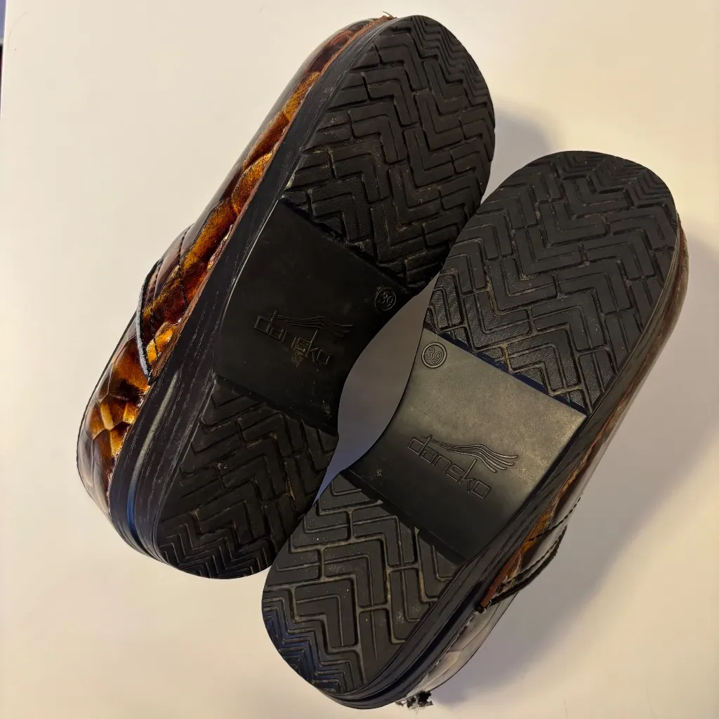 Dansko Patent Leather Clogs Embossed Brown Gold Tigers Eye Womens Shoe 39 US 8.5 - Image 4