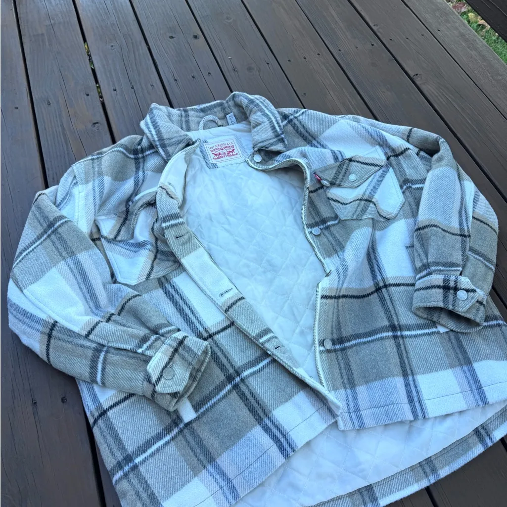 Vintage Levi's Flannel Quilted Shacket - Image 7