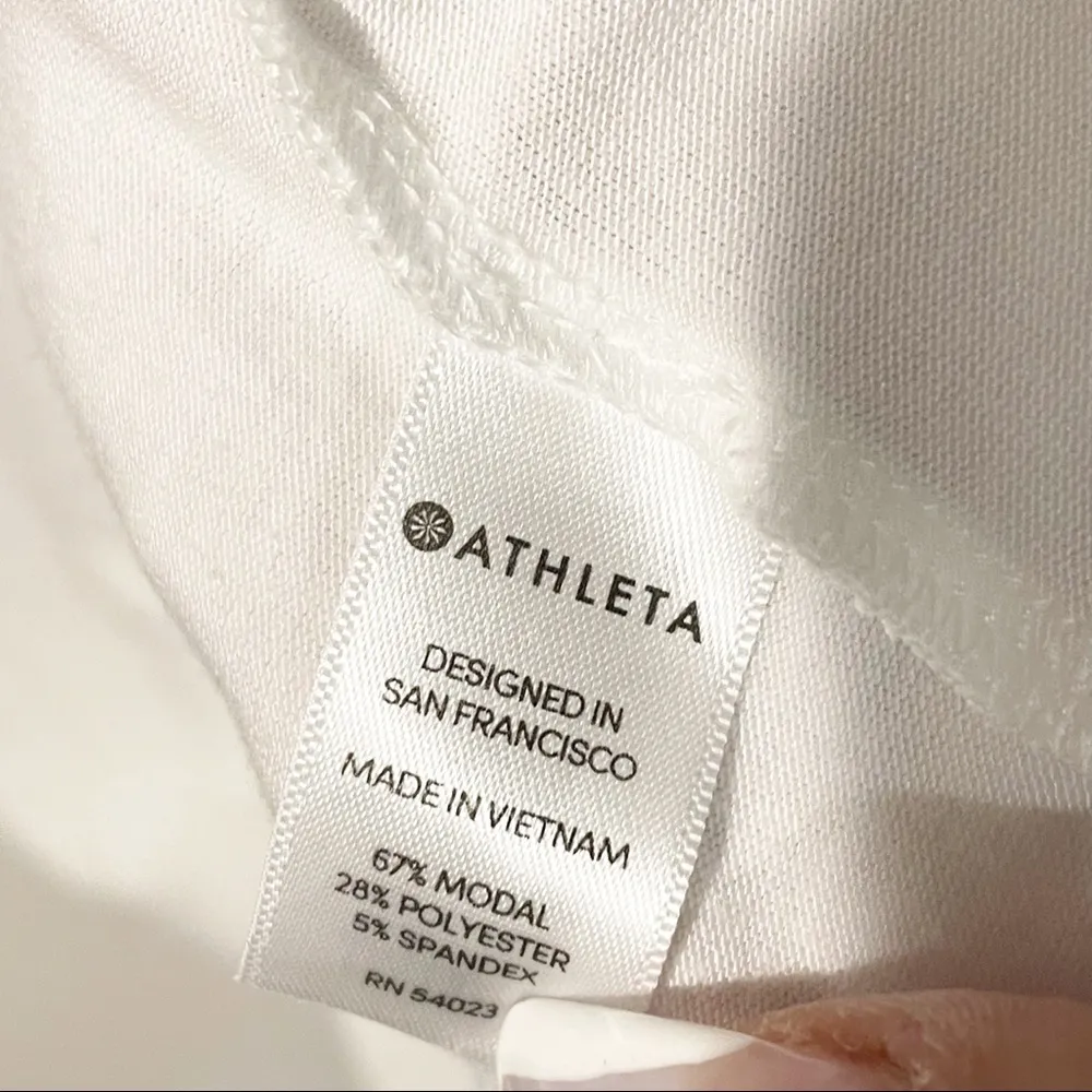 Athleta Medium White Open Back Short Sleeve Athletic Crewneck Tshirt - Image 3
