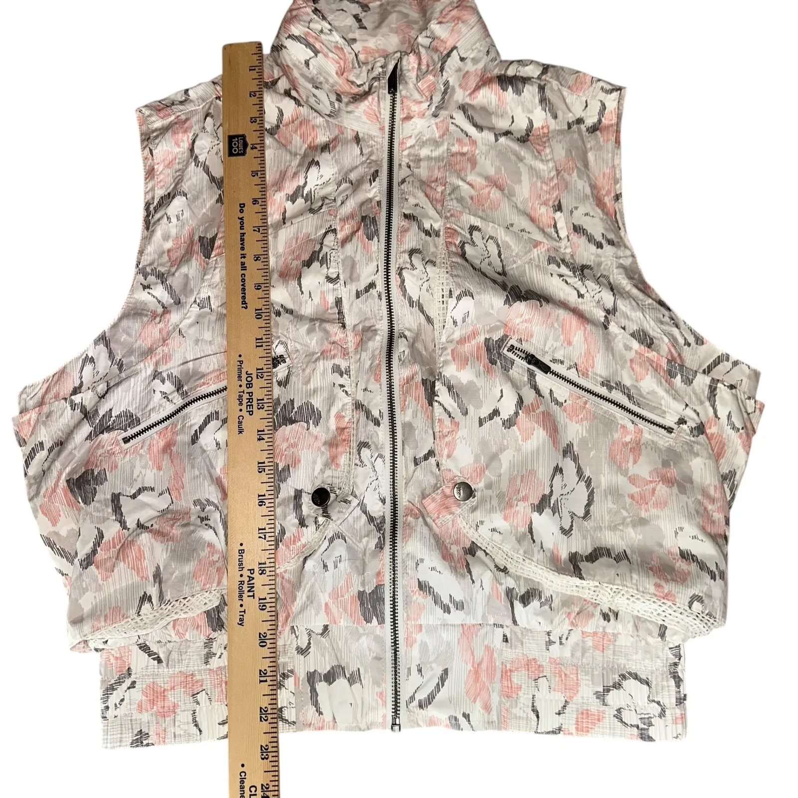 Free People FP Movement Off The Grid Printed Vest in floral ivor Size medium - Image 10