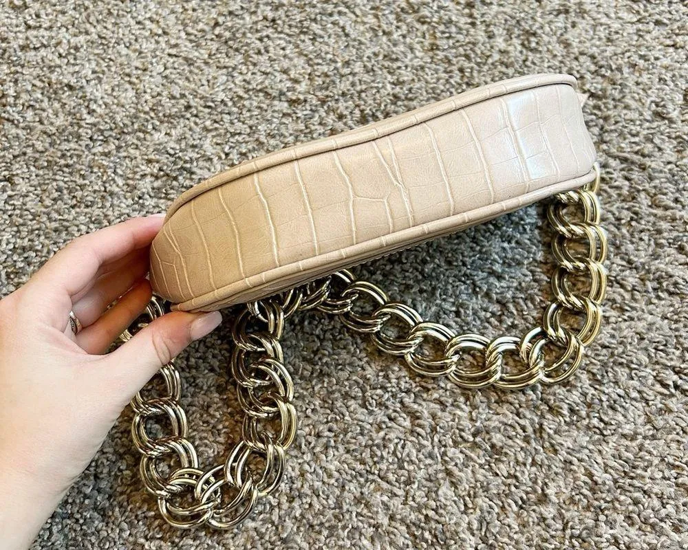 Zara Small Cream Shoulder Bag with Gold Chain Strap - Image 5