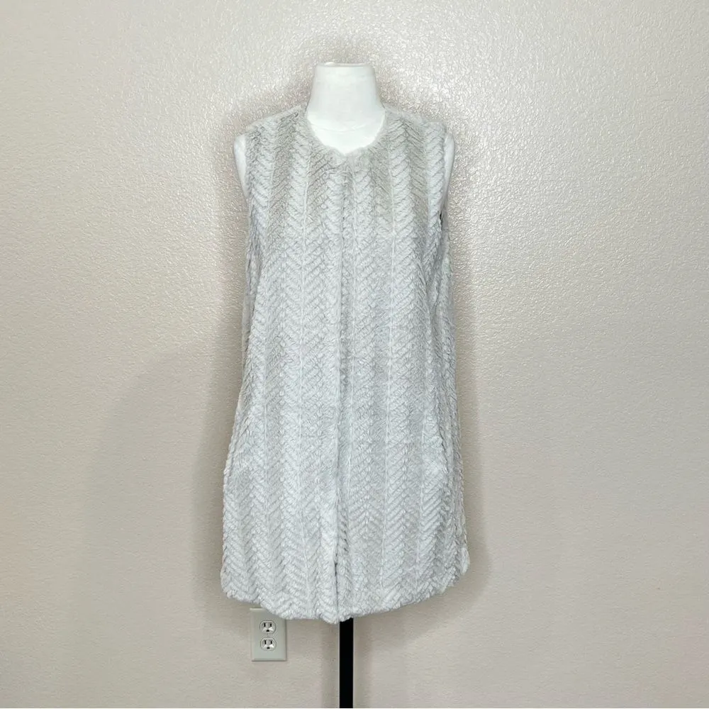 Sebby Cream Faux Fur Long Vest Size Medium - Image 10