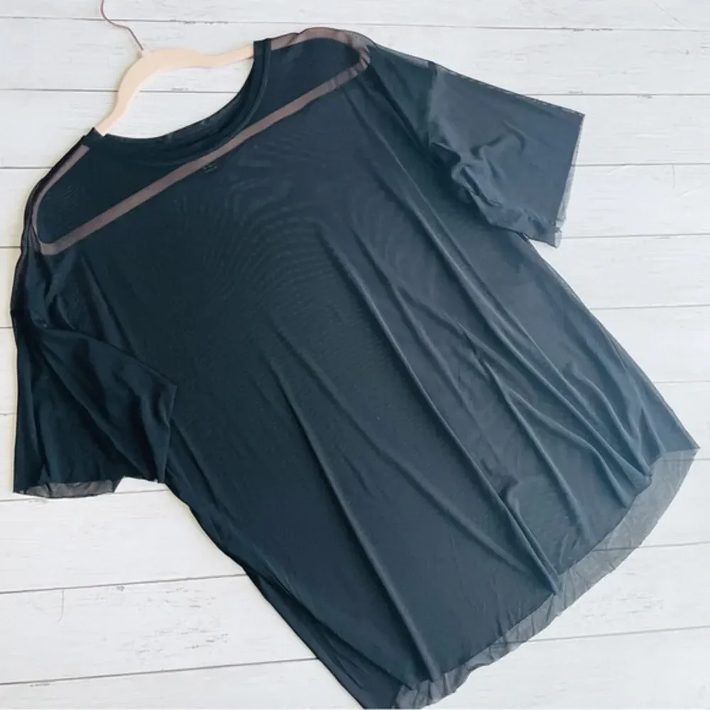 Forever 21 Oversized Drop Shoulder Sheer Mesh Top Size‎ Small - Image 2