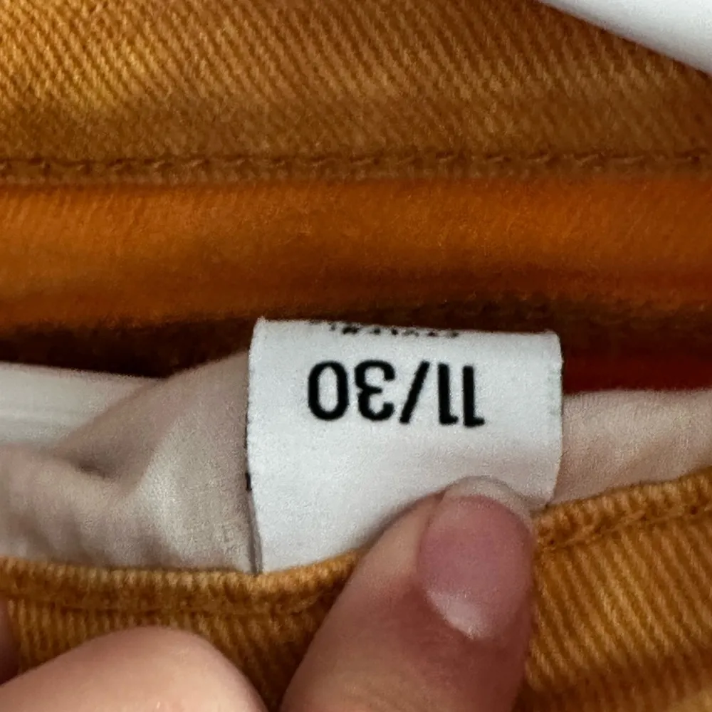 Celebrity pink size 11 mustard jeans - Image 4