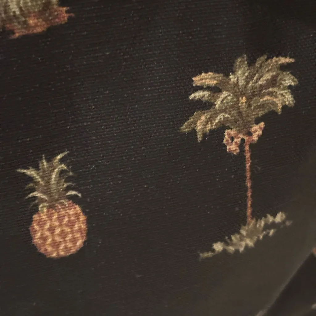 Pineapple and palm‎ tree shoulder handbag. Very cute. Black - Image 3