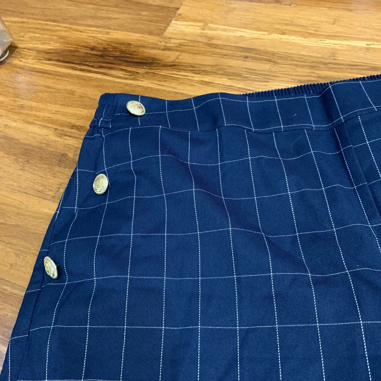 Lane Bryant Perfect Drape Relaxed Ankle Plaid Pants Plus Size 24 Gold Button NWT - Image 2