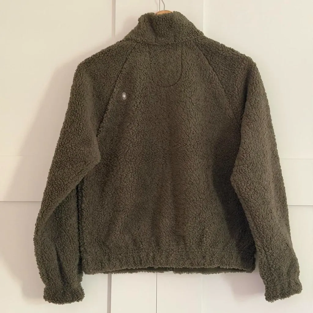 Figs On-Shift High Pile Fleece Bomber Jacket in Spruce, Size Small - Image 13