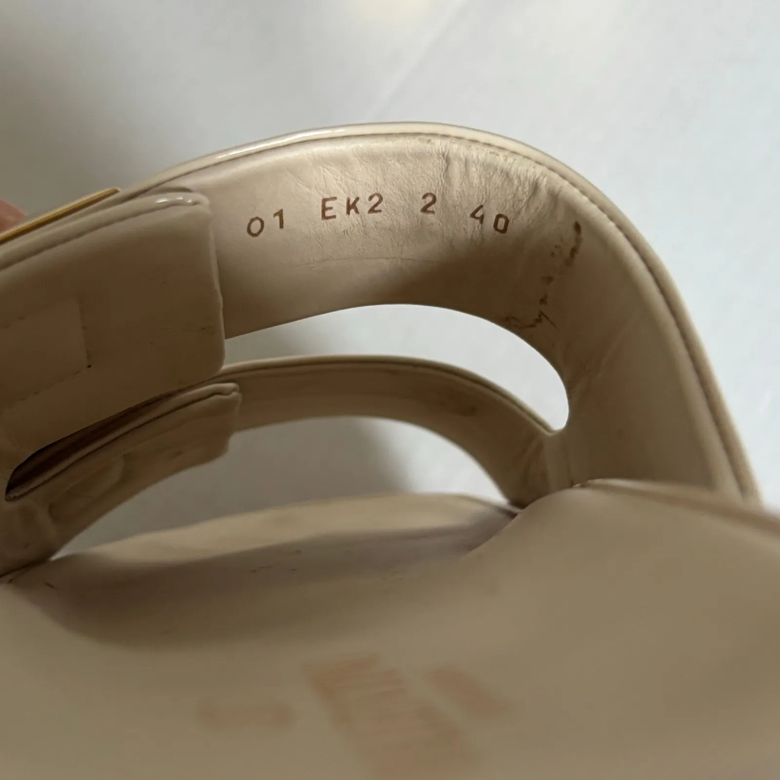 Valentino Garavani One Stud Flat Slide Sandals Ivory White Patent Mule Size 40 - Image 10