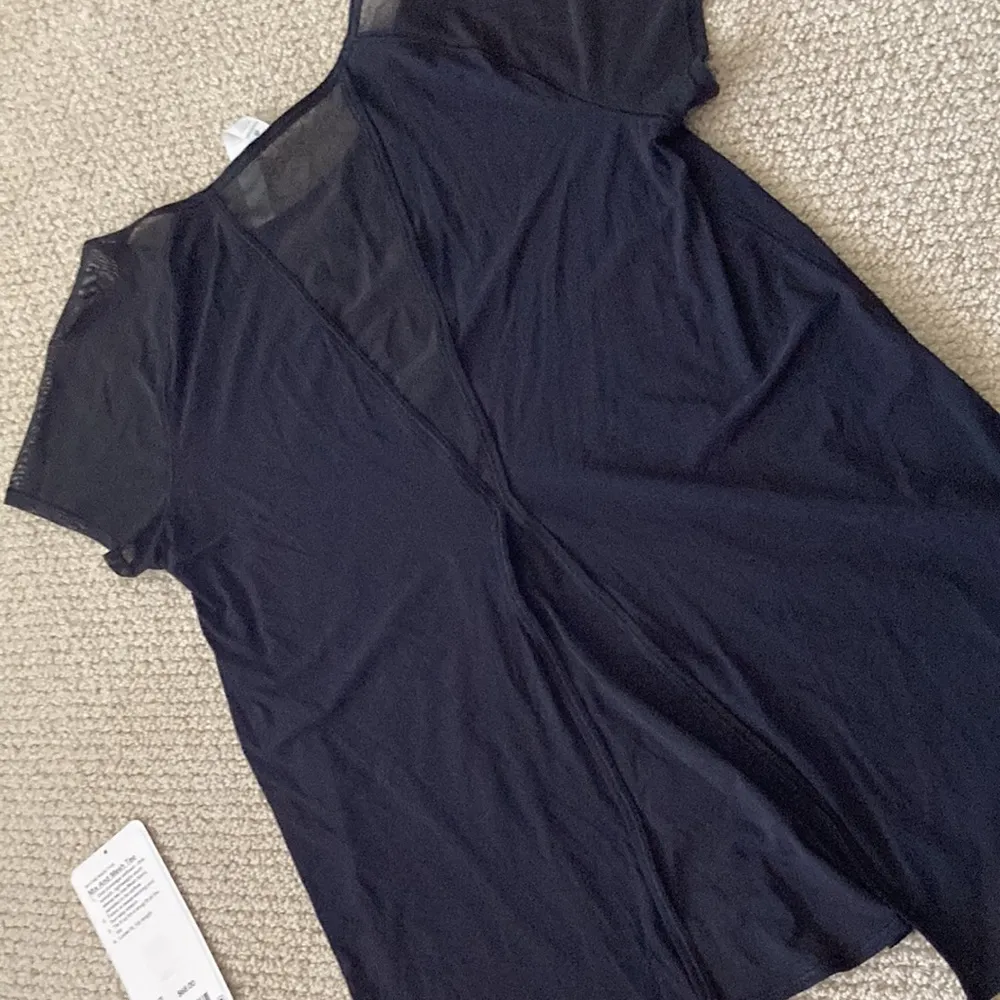 LULULEMON Mix & Mesh Short Sleeve Tie Tee All Tied Up Mesh Flow Black Like New - Image 6
