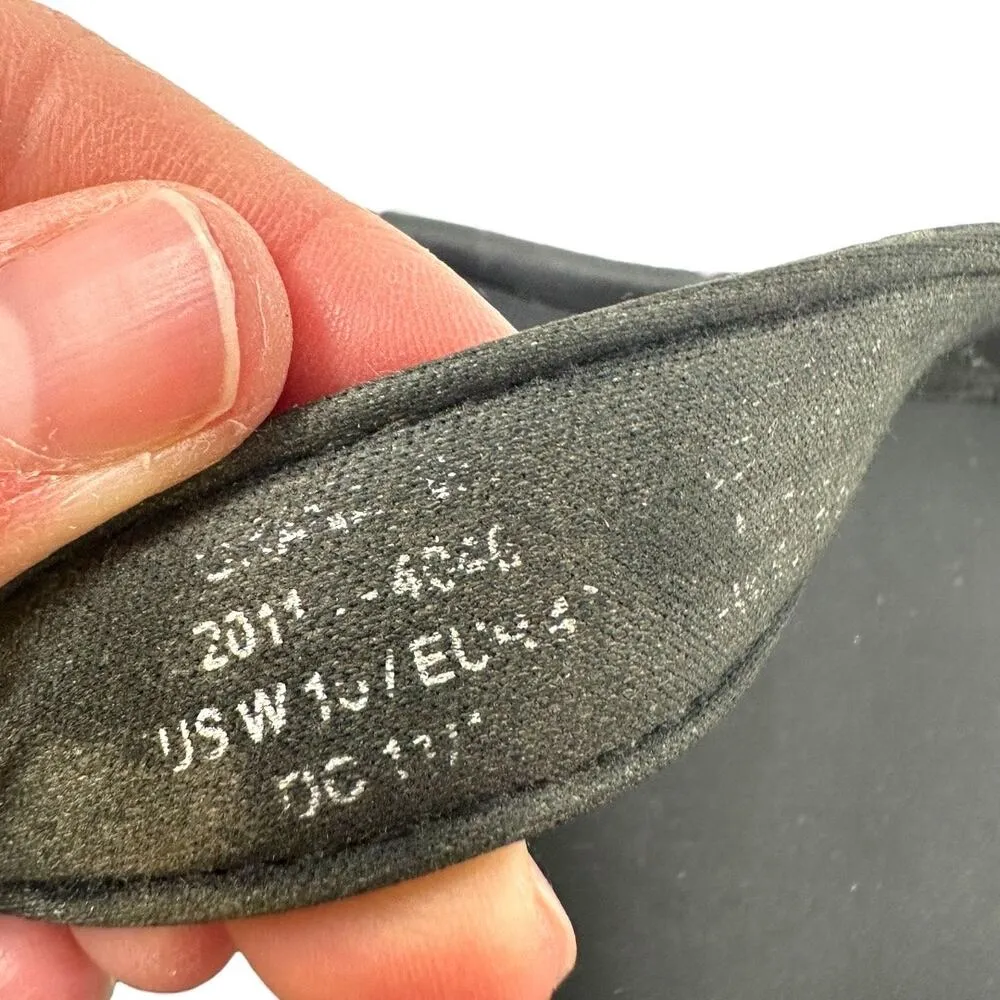 OluKai Ohana Black and White Flip Flop Size 10 - Image 4