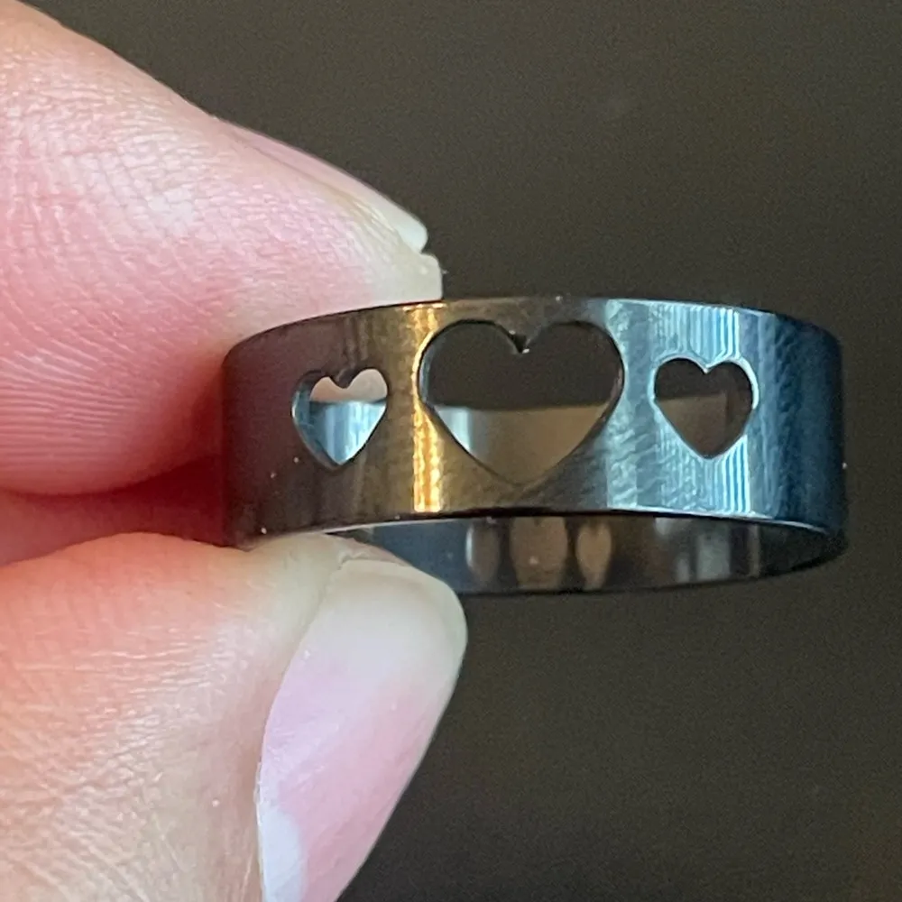 Hollow hearts black stainless steel ring size 9.5 - Image 6
