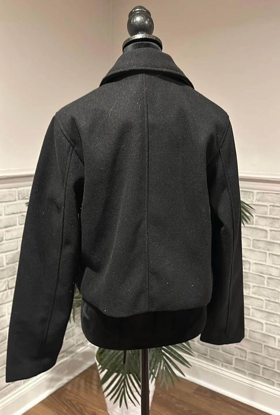 Cropped Wool Black Coat - Image 2