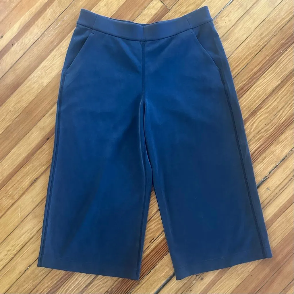 Lululemon Softstreme High-Rise Wide-Leg Cropped Pant in Black Size XL - Image 3