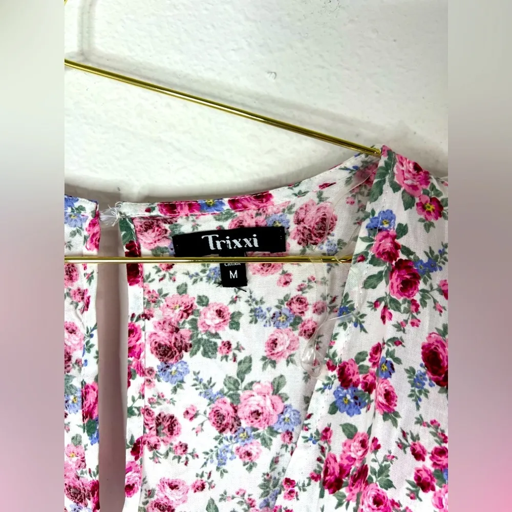 Trixxi Floral Wrap Style Romper with Puff Sleeves Size Medium 28.5” - Image 6