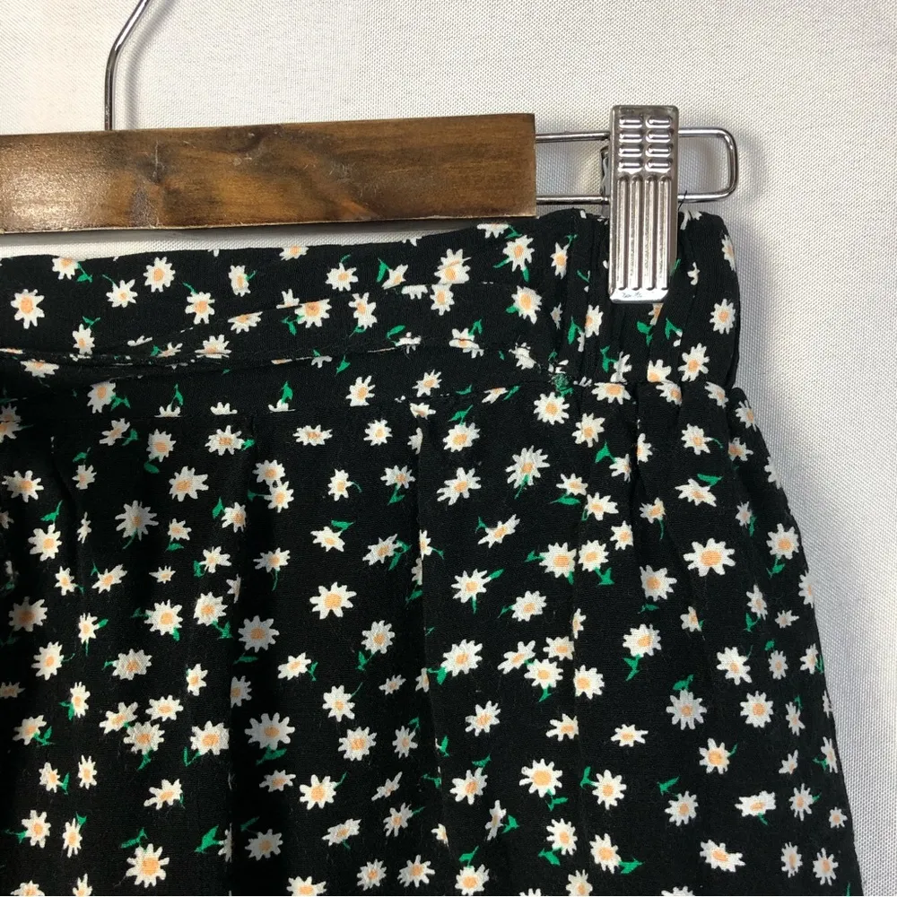 Zara Black Daisy Floral Mini Skort M - Image 30