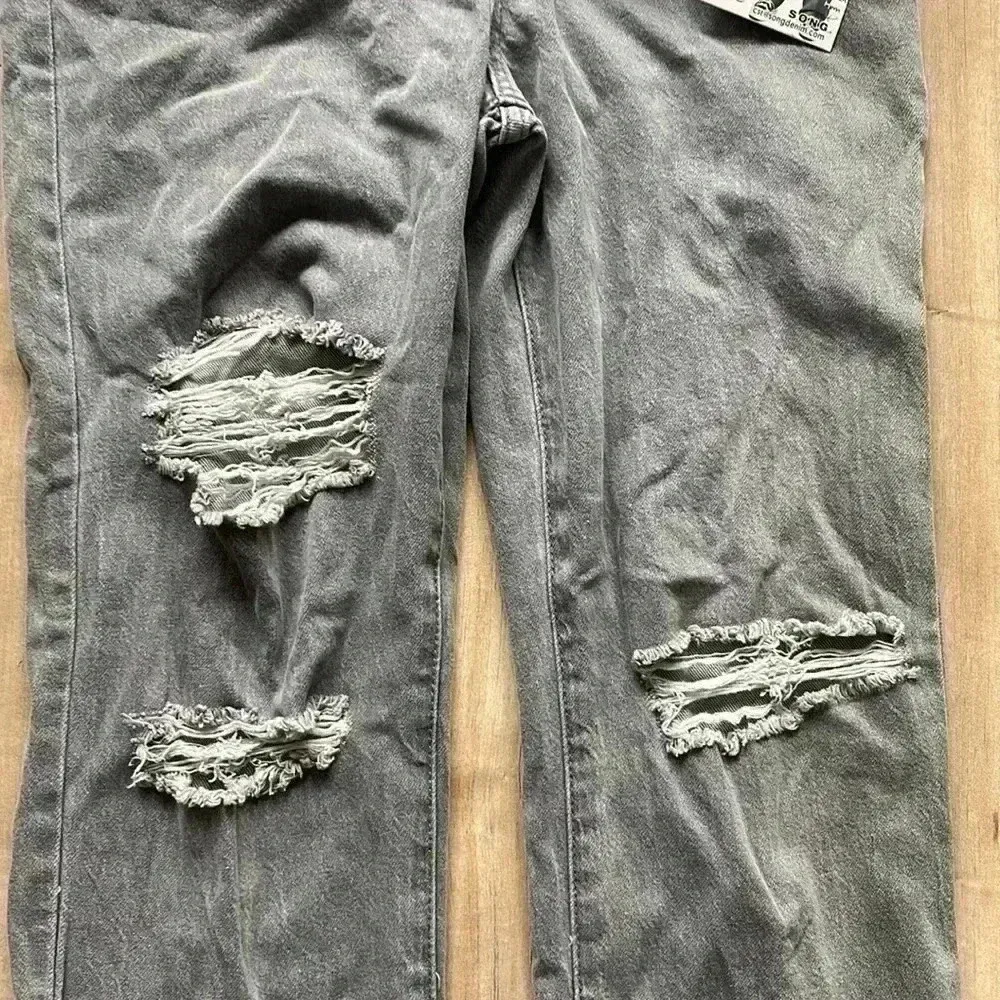 4/$25 NWT S.O.N.G. Ripped Distressed Gray 90s Boyfriend Jeans Sz 7 / 28 - Image 6