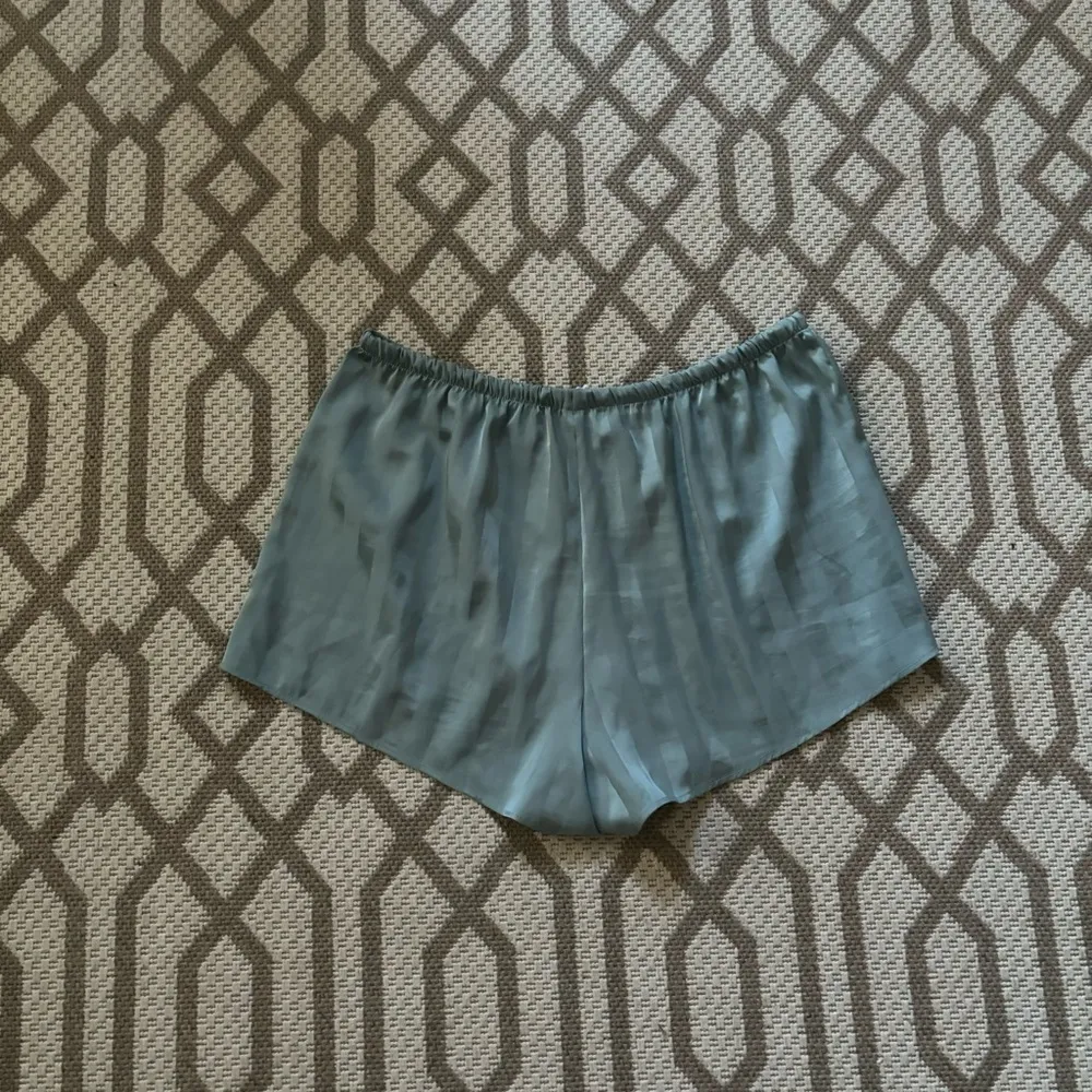 Danskin sage green matching satin tank & shorts stripe pajama set large - Image 7