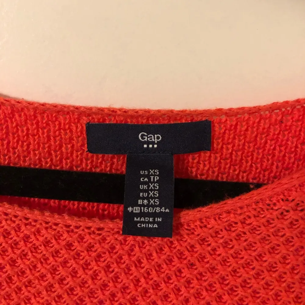 GAP Coral Crew Neck Sweater Lightweight Knit - Image 2