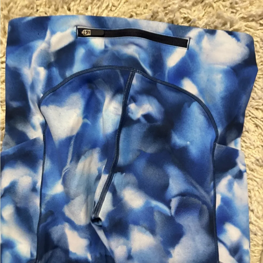 Lululemon Wunder Under Low Rise Blue & White Leggings Size 4 - Image 8