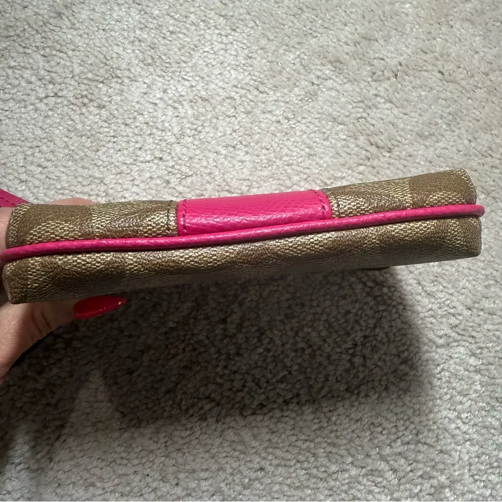 Coach Pink and Brown Wristlet Double L zip with card holders - Image 4