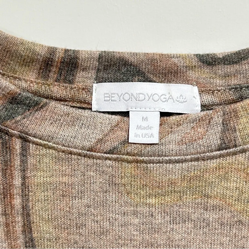 BEYOND YOGA NATURAL MARBLE CROPPED PULLOVER SWEATSHIRT SIZE M - Image 4