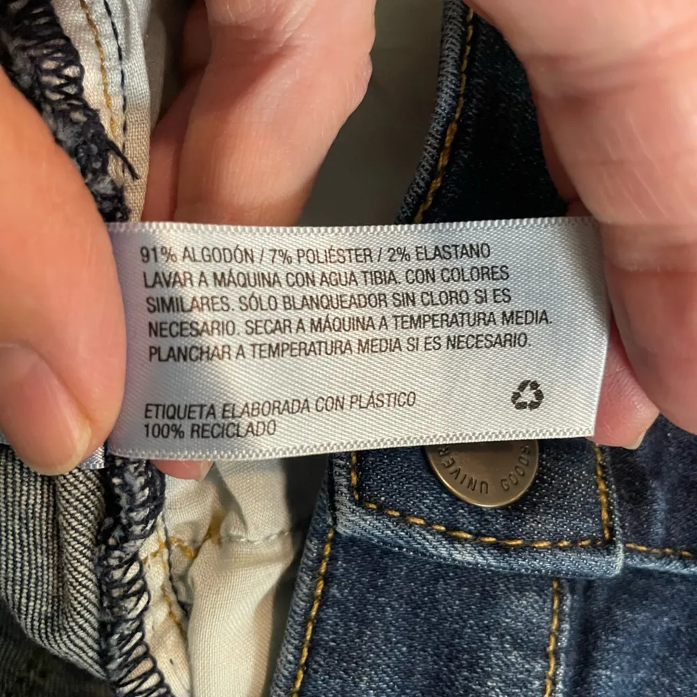 Universal thread‎ Denim cuffed Women Shorts size 16/33R - Image 5