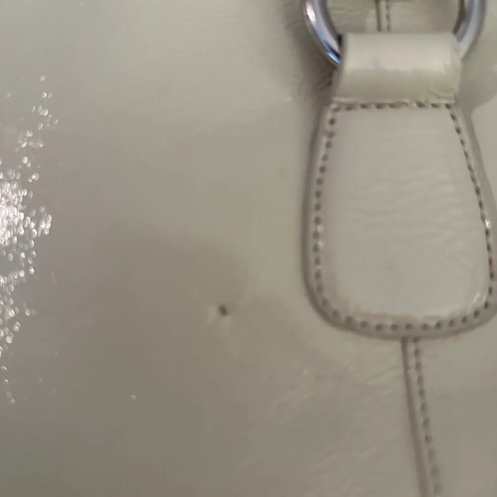 HOBO international winter white leather bag - Image 5