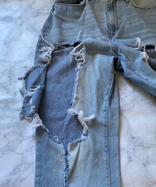 BDG Extremely Ripped Jeans - Image 4