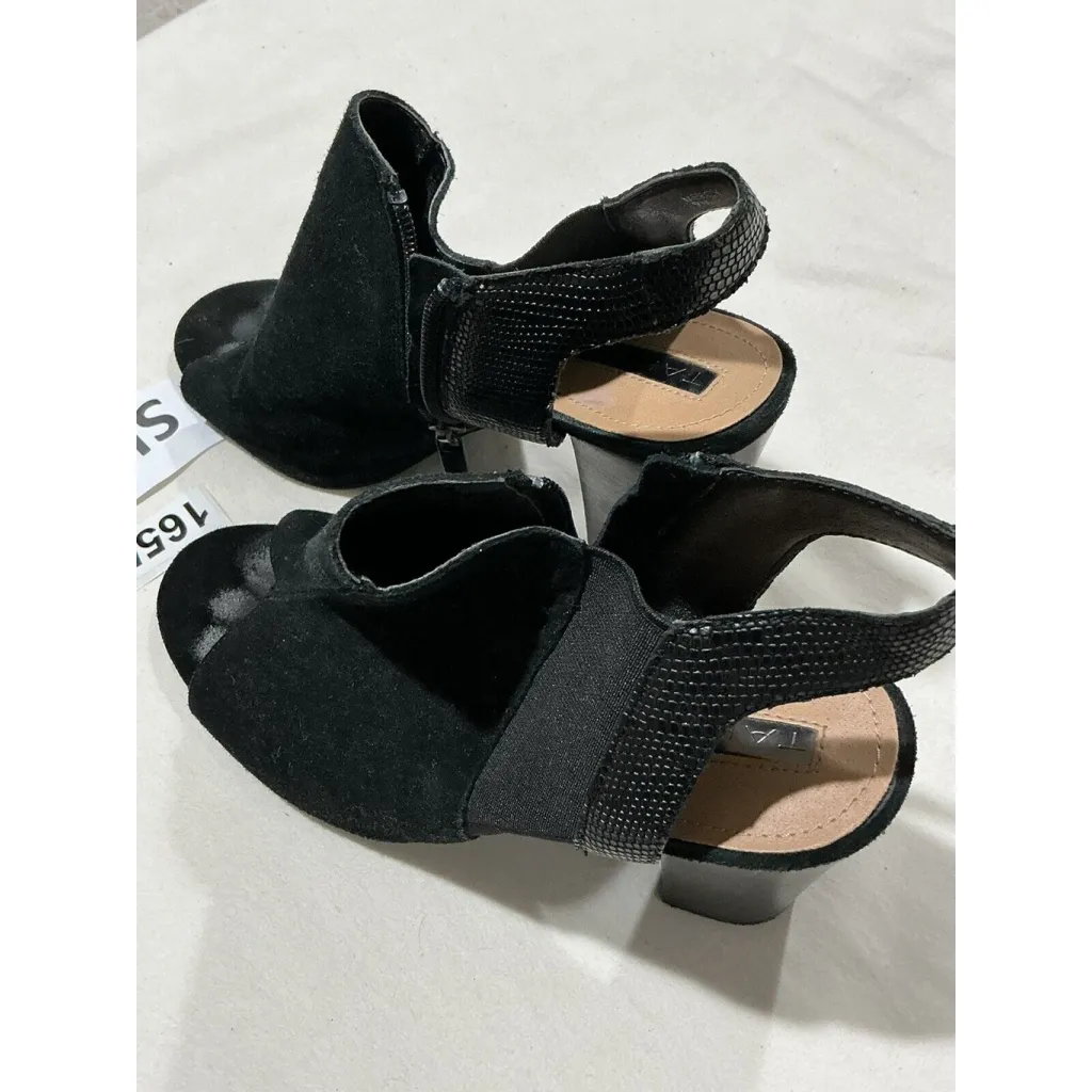 Womans Tahari Mercy Black Suede Peep Toe Chunky Heel Shoe Bootie 9 M Side Zip - Image 3