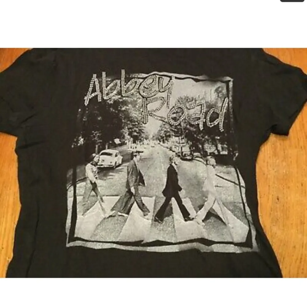WOMEN/JR BEATLES "Abbey Road" BLACK T SHIRT SZ M - Image 3