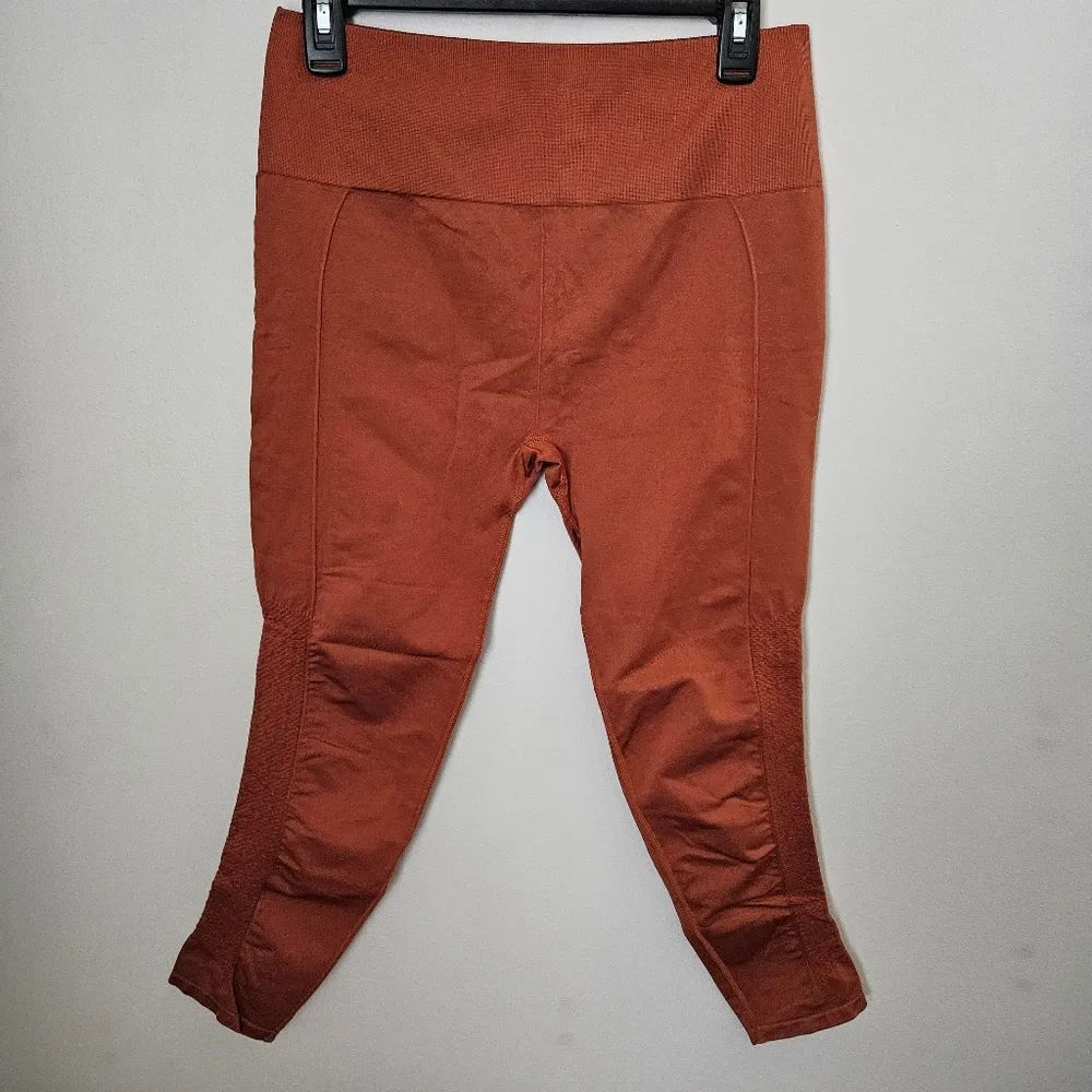 Fabletics Sync Seamless High-Waisted Legging Burnt Brick Athleisure Workout - Image 4