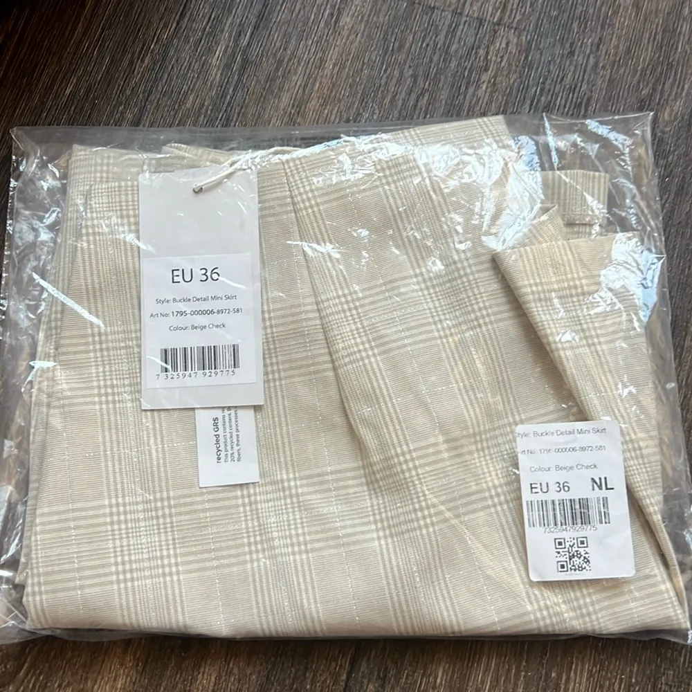 Buckle Detail Mini Skirt - Image 2