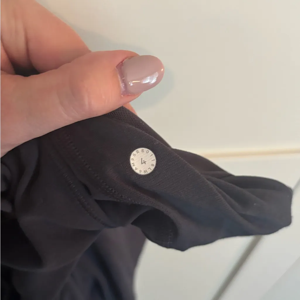 Lululemon women’s high rise align jogger crops great size 4 - Image 4