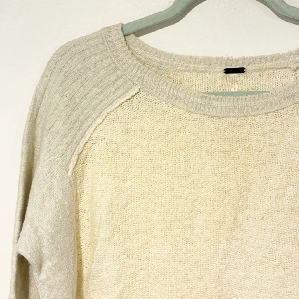 Free People Size XS Cream Grey Colorblock Crewneck Knit Sweater Top - Image 2
