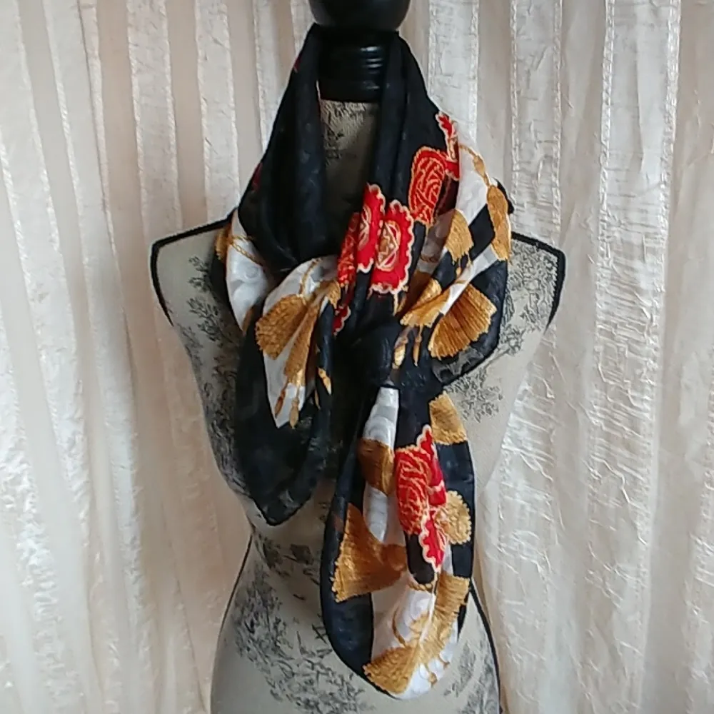 Liz Claiborne Women's Scarf - Image 2