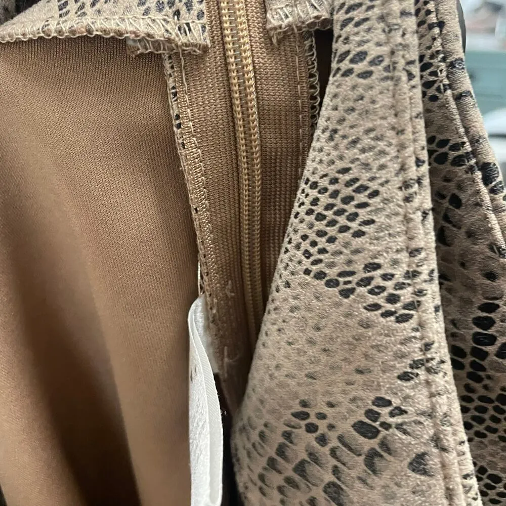 DO+BE  Womens Snake Python Print Skort Size Medium Skirt Shorts - Image 6