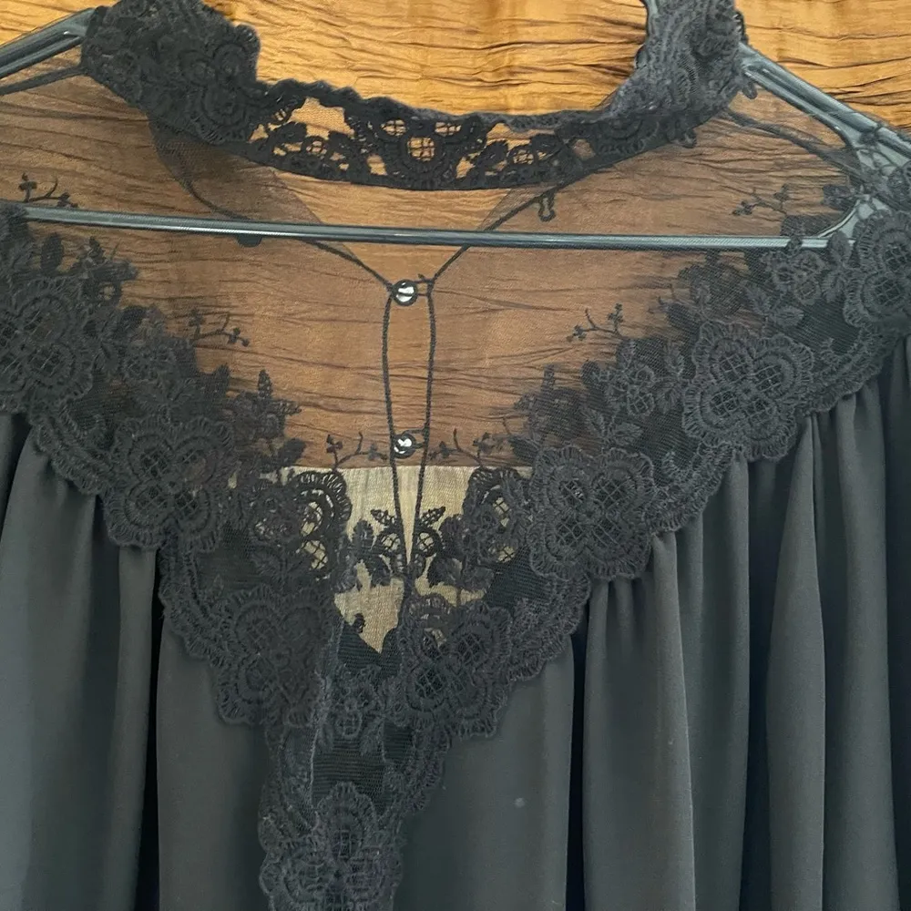 Forever 21 women’s top - Image 4