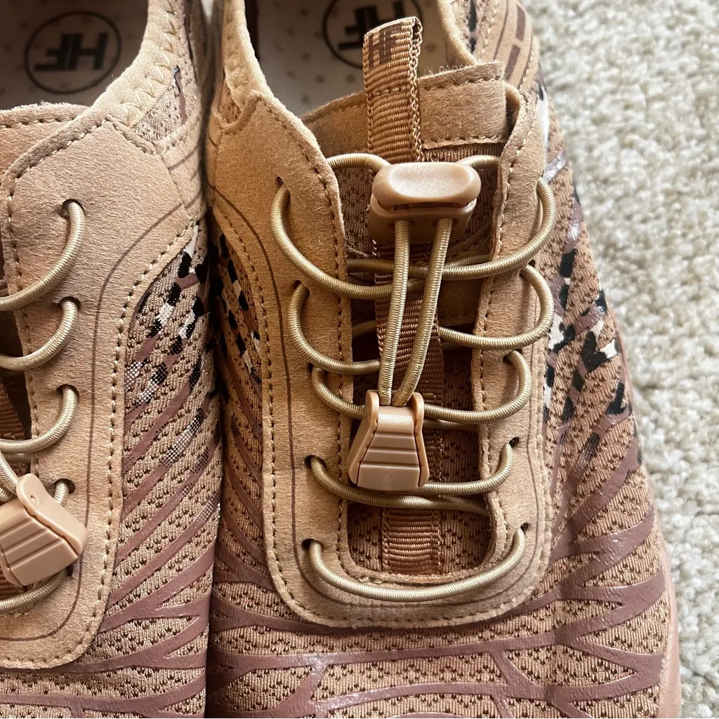 Hike Footwear Barefoot Shoes Leopard Print Unisex Size 42 Brown - Image 5