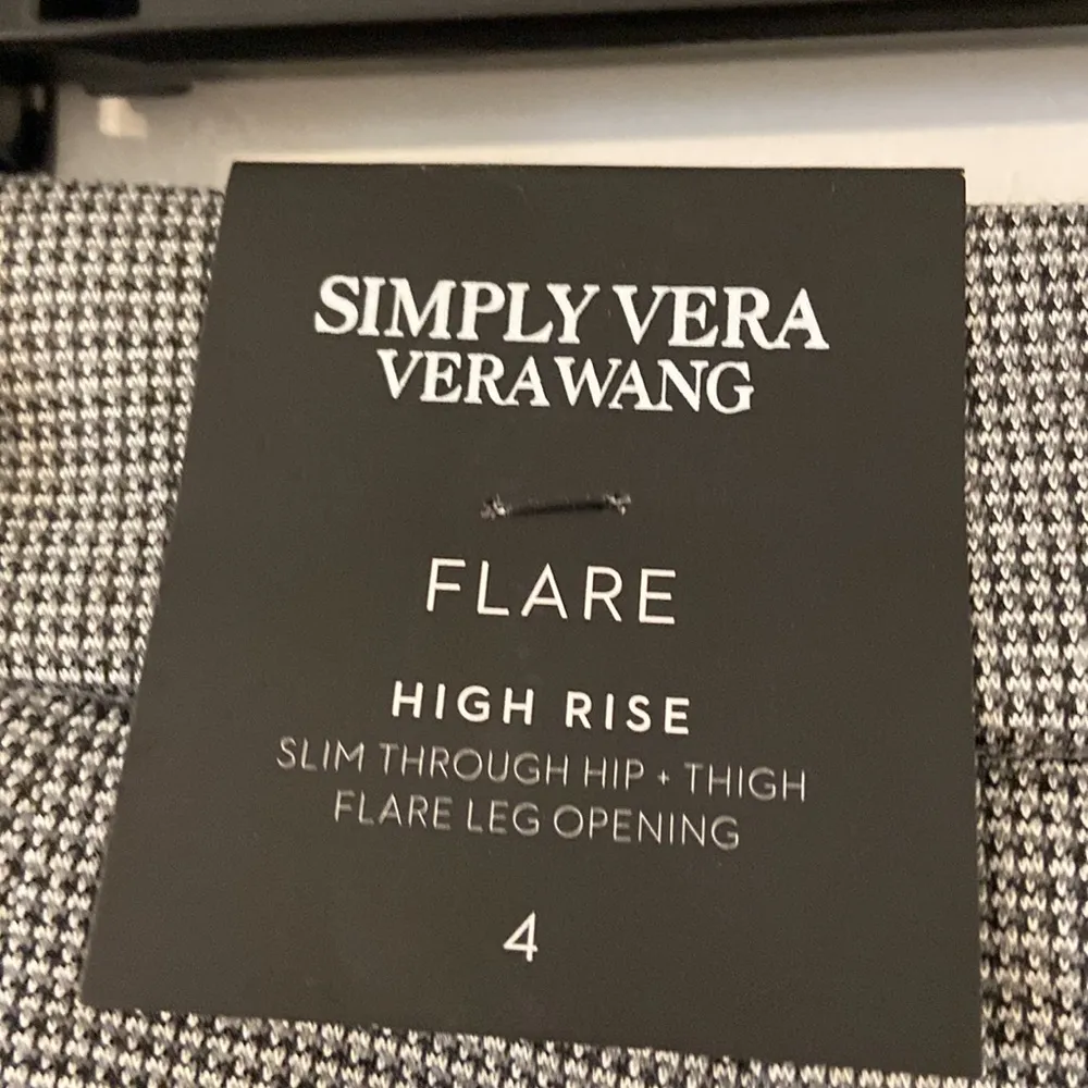 SIMPLY VERAWANG FLARE HIGHT RISE PANTS SIZE 4 inseam 30” waist 28” flat - Image 3