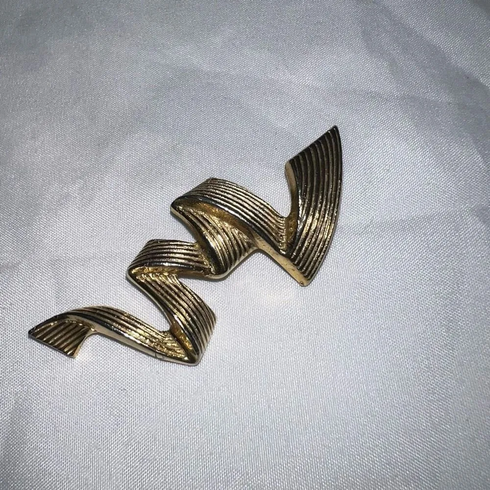 Vintage Signed GERRYS Ribbon Brooch‎ Gold - Image 4